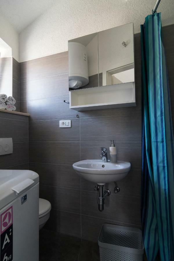 Studio Apartment Matoni Постира Экстерьер фото